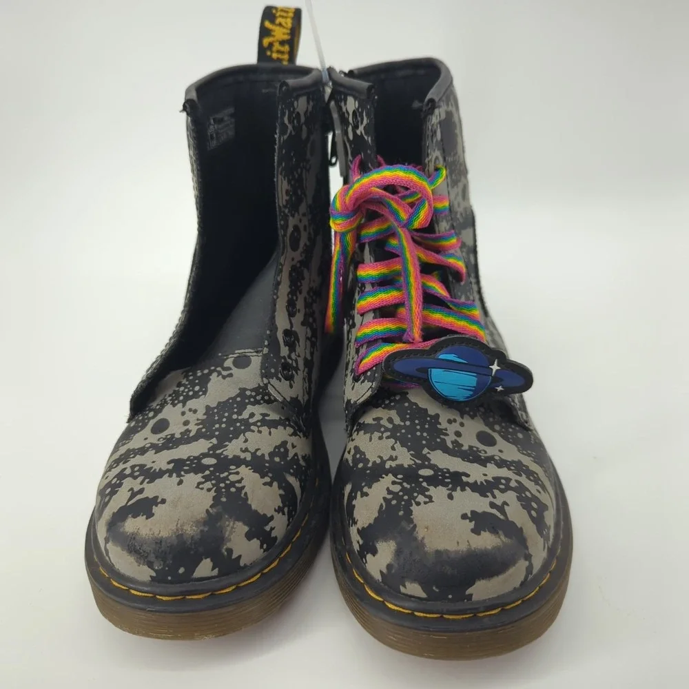 Dr. Doc Martens Kids Leather Lace Up Boot Space Hydro‎ Embroidered 4 M READ